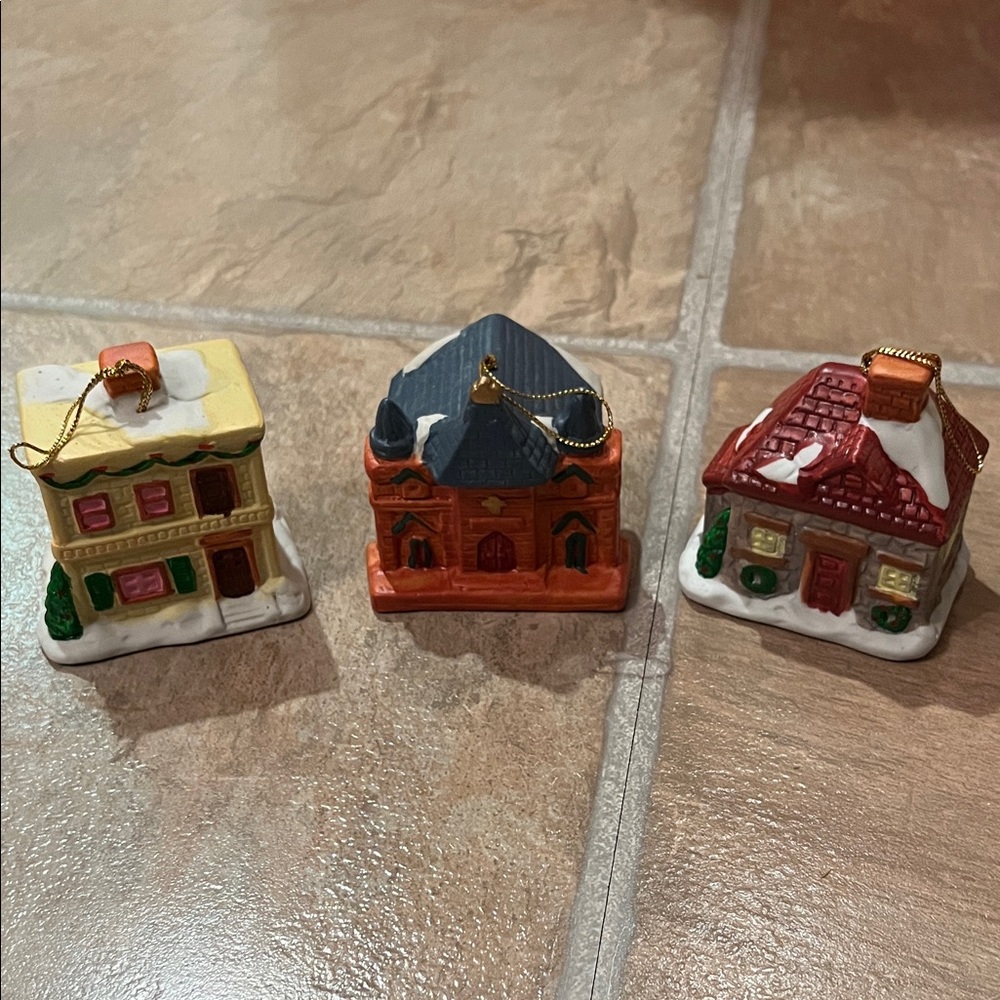 Charming Holiday Village House Ornaments Set